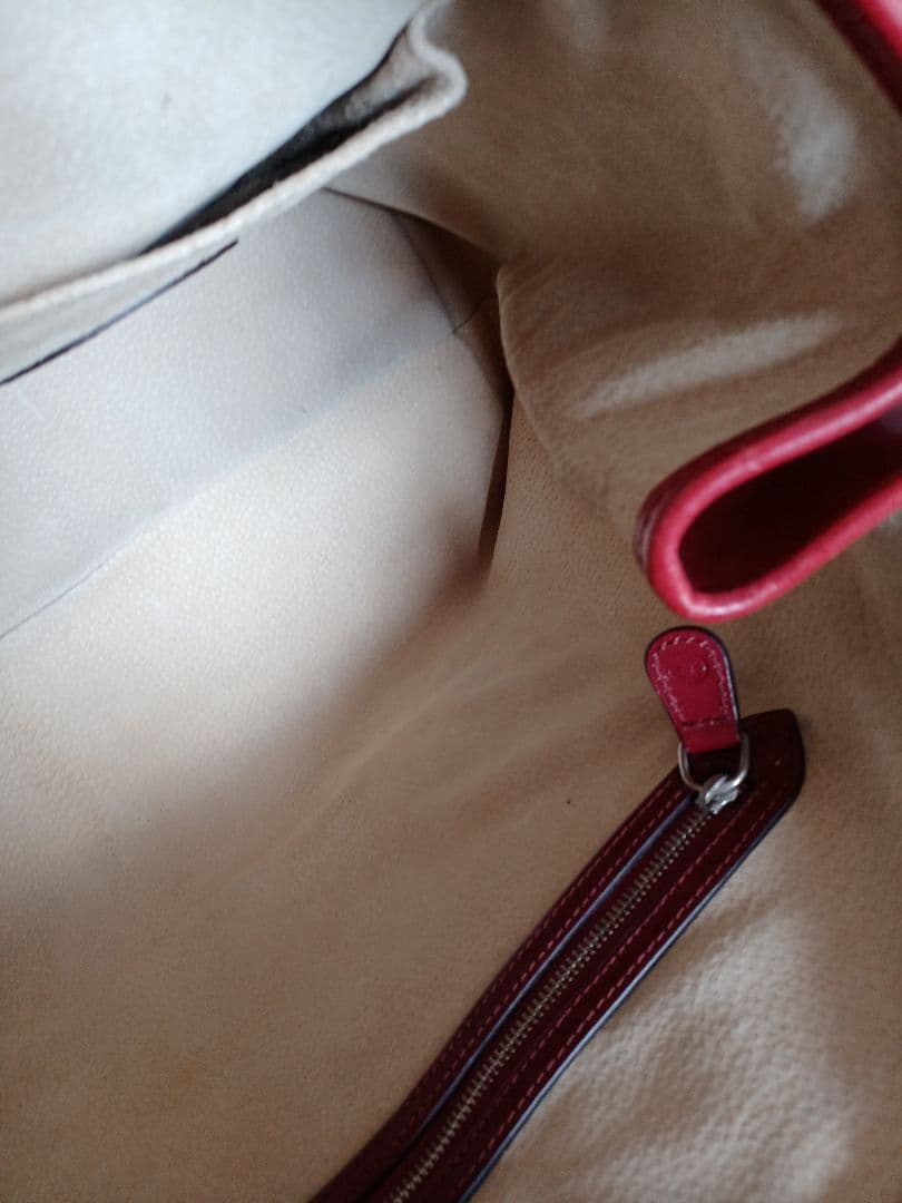 定価108000円(税込)　ペローニ　レザートート　RED　美品