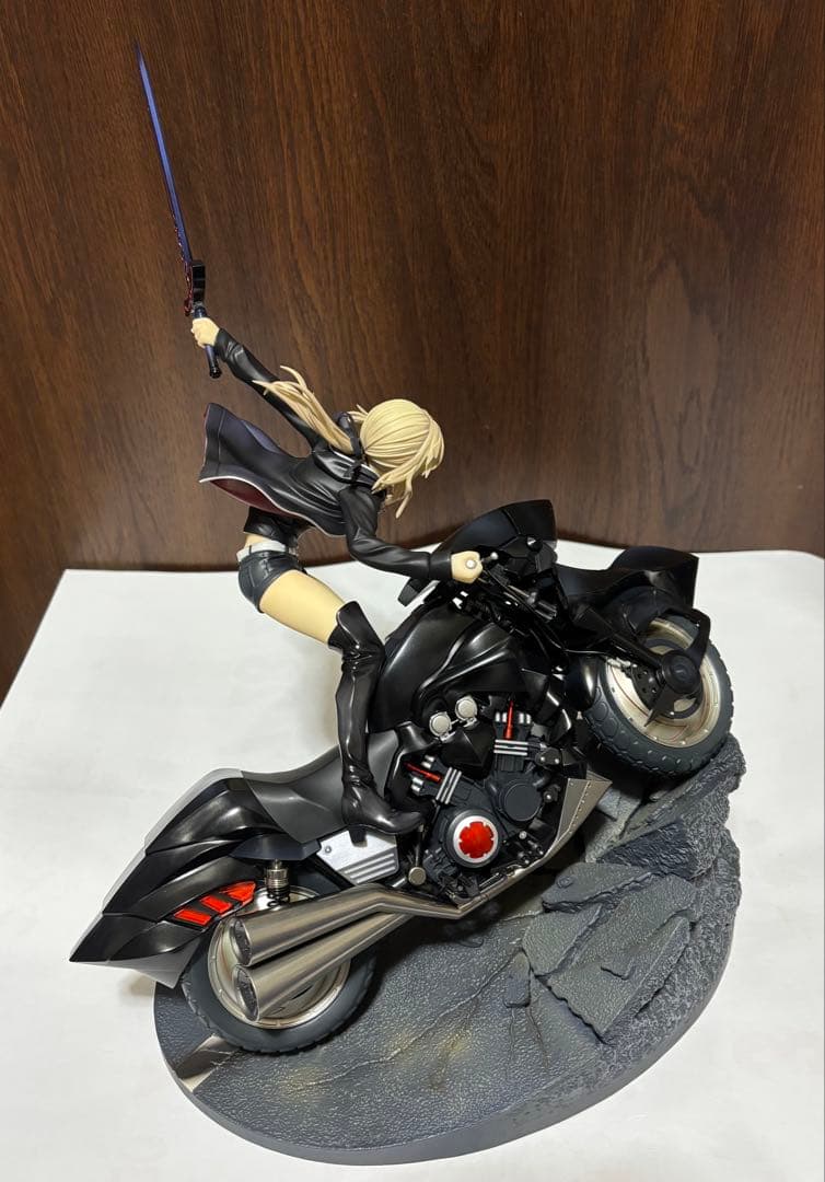 u*e様 セイバー アルトリア・ペンドラゴン オルタ&キュイラッシェ・ノワール