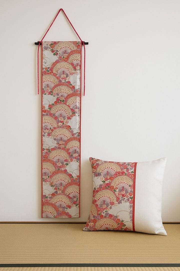 帯リメイク　孔雀と扇面柄　和モダン タペストリー＆クッションカバー 2点セット