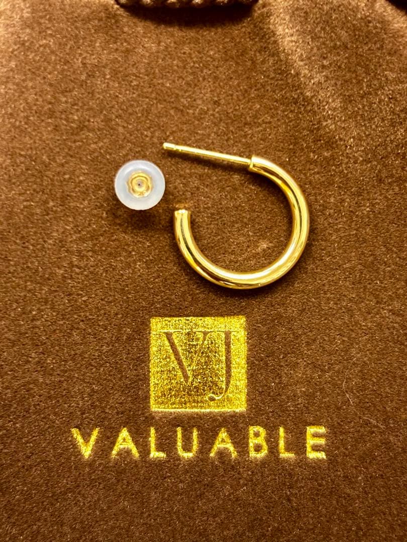 VALUABLE ゴールド ハーフパイプ G型 フープピアス K18