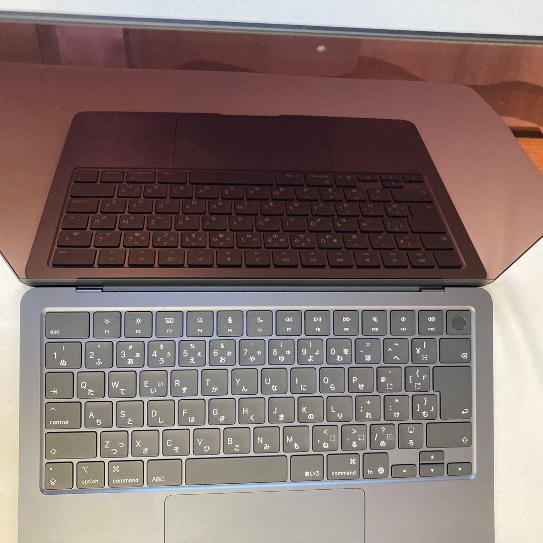 MacBook Air M4　2025 ほぼ未使用　2026年1月購入充放電4回