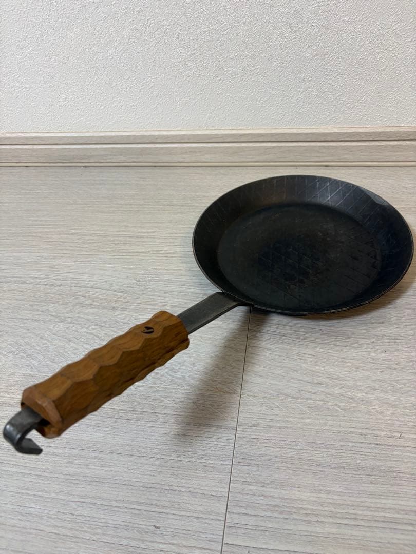 【ペトロマックス】フライパン　24cm アシモグリップ付