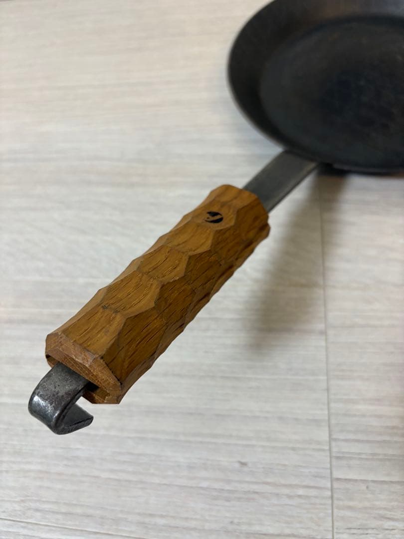 【ペトロマックス】フライパン　24cm アシモグリップ付