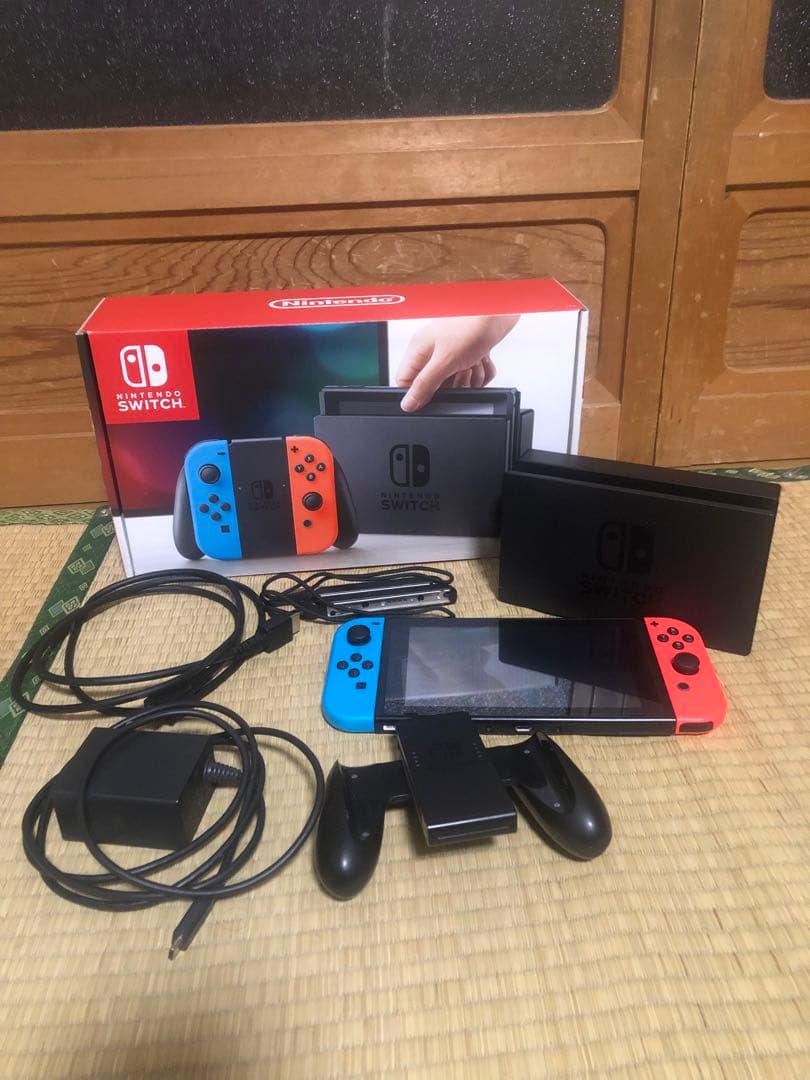 Nintendo Switch 本体 青/赤 ジョイコン　 初期化済み
