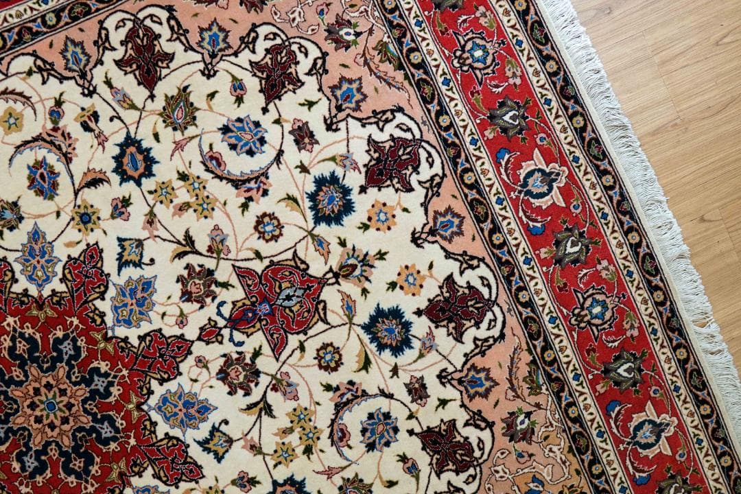 ペルシャ手織り絨毯 タブリーズ産 194×153cm