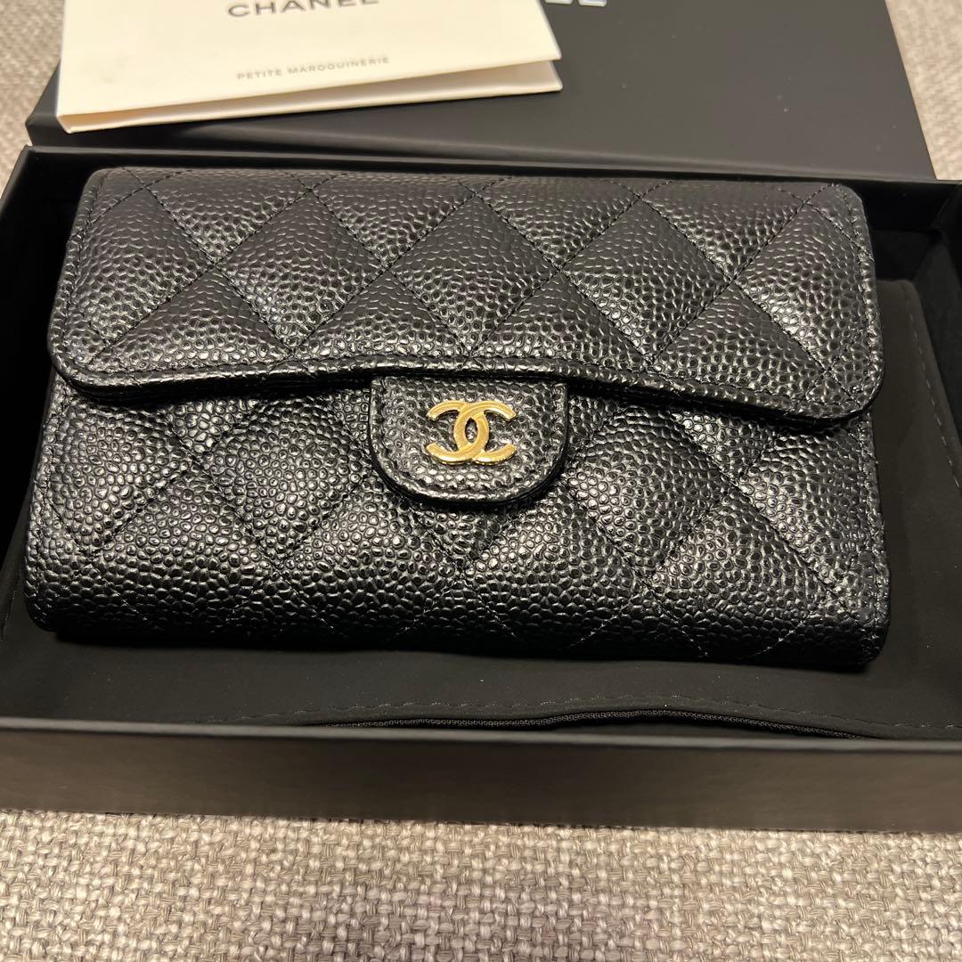 シャネル　三つ折り財布