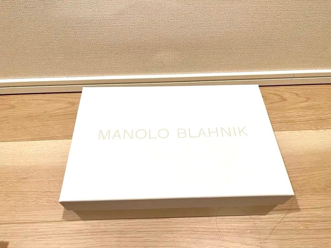 美品MANOLO BLAHNIKマノロブラニクビジュー付きメリージェーン35.5