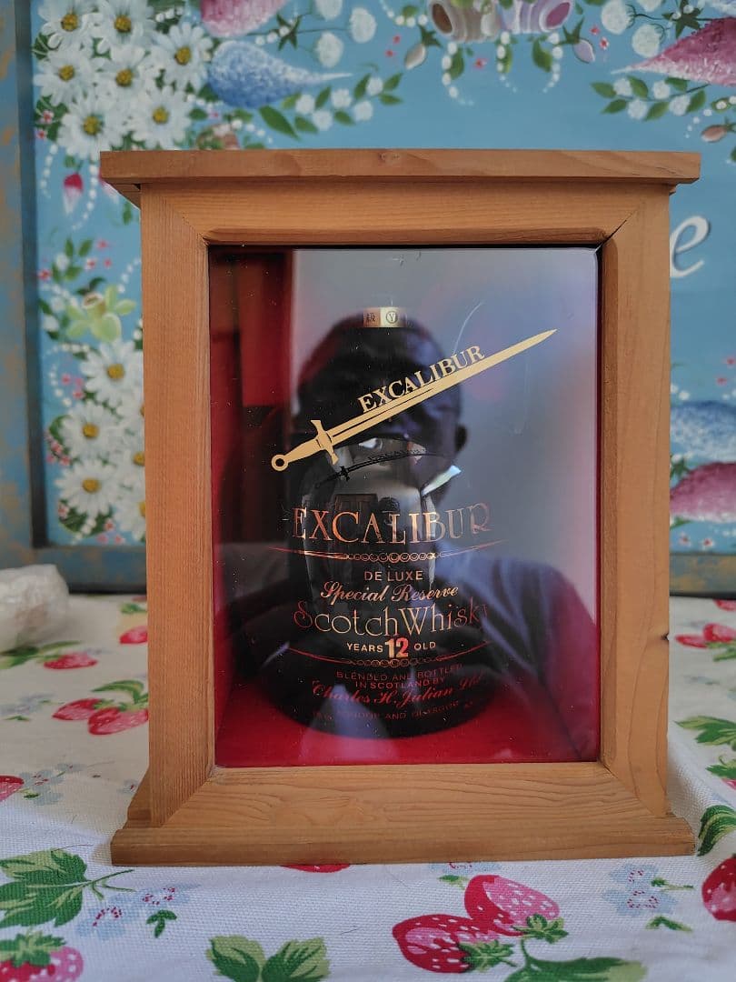エクスカリバー　760ml デラックス　ウイスキー　１２年　陶器ボトル　箱付き