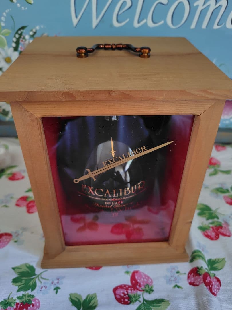 エクスカリバー　760ml デラックス　ウイスキー　１２年　陶器ボトル　箱付き