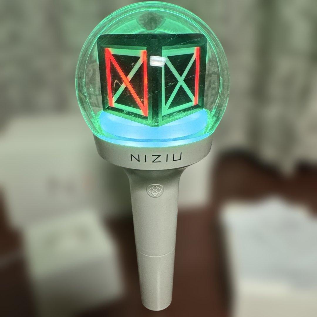 niziu ペンライト　箱、説明書あり