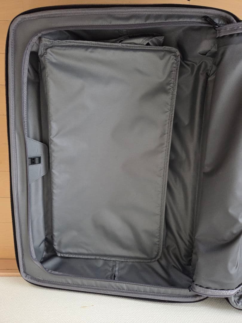 期間限定お値下げ中　TUMI 4輪ブラック キャリーバック　22064D2　大型