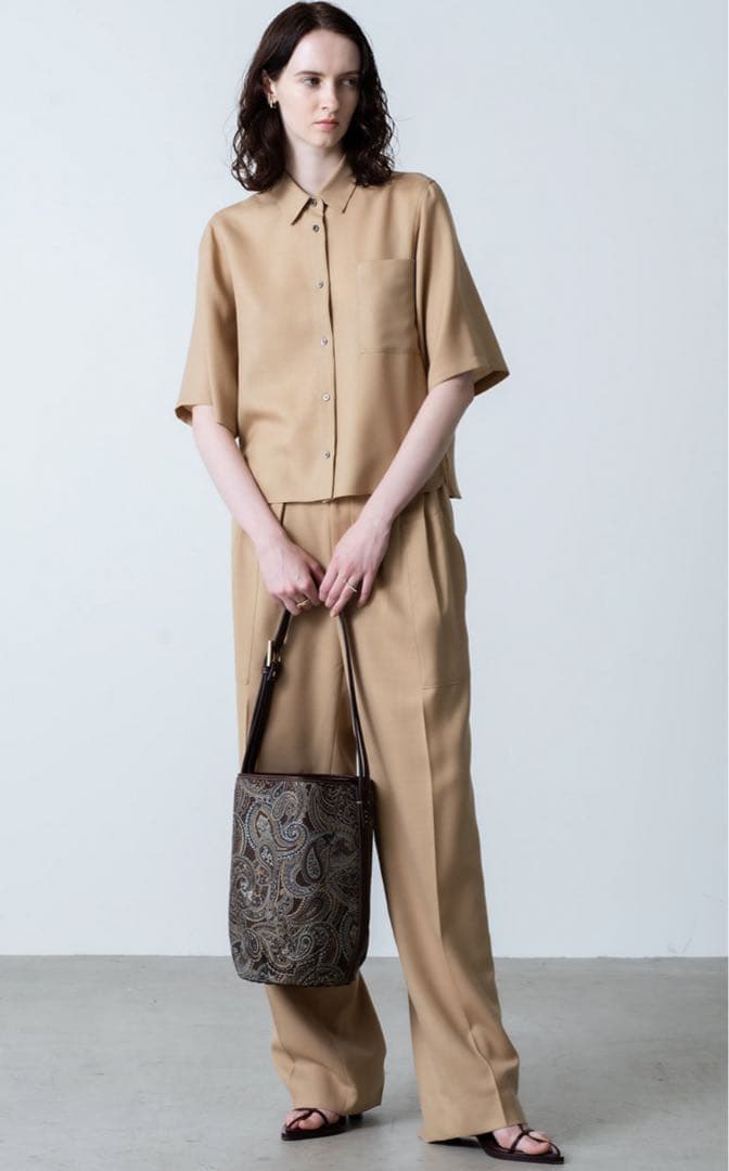 ebure エブール 新品タグ付 ドライビエラ ハーフスリーブシャツ ブラック