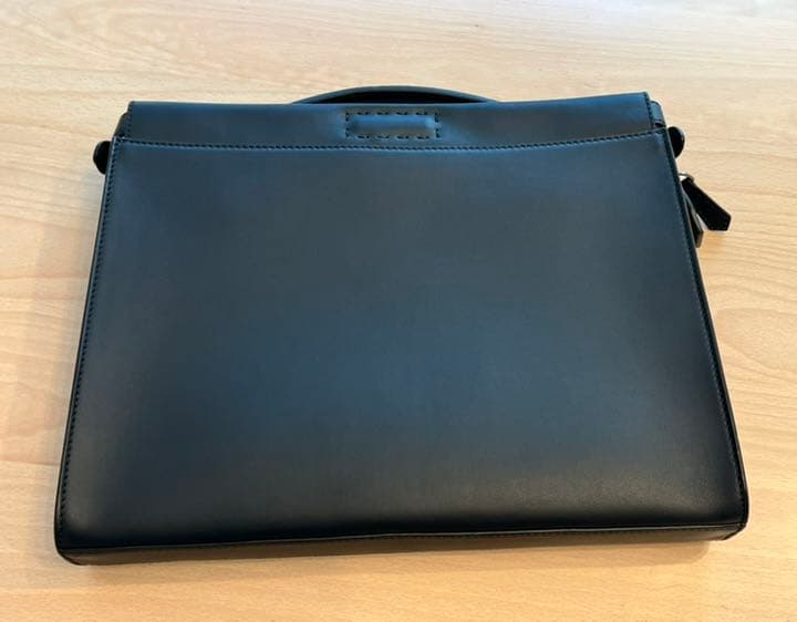 フェンディ　ピーカブー　ブラック　Fendi Peekaboo