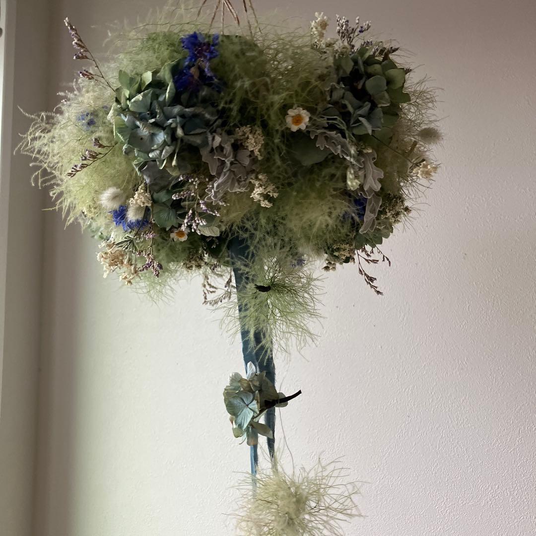 スモークツリーとアンティーク紫陽花のブルーなフライングリース　矢車菊　花かんざし