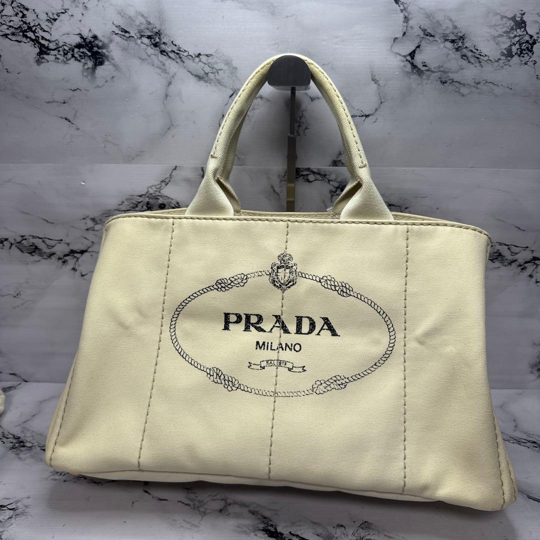 (美品)大人気、プラダ、カナパ、人気サイズ、L、人気色、ベージュ、3角プレート