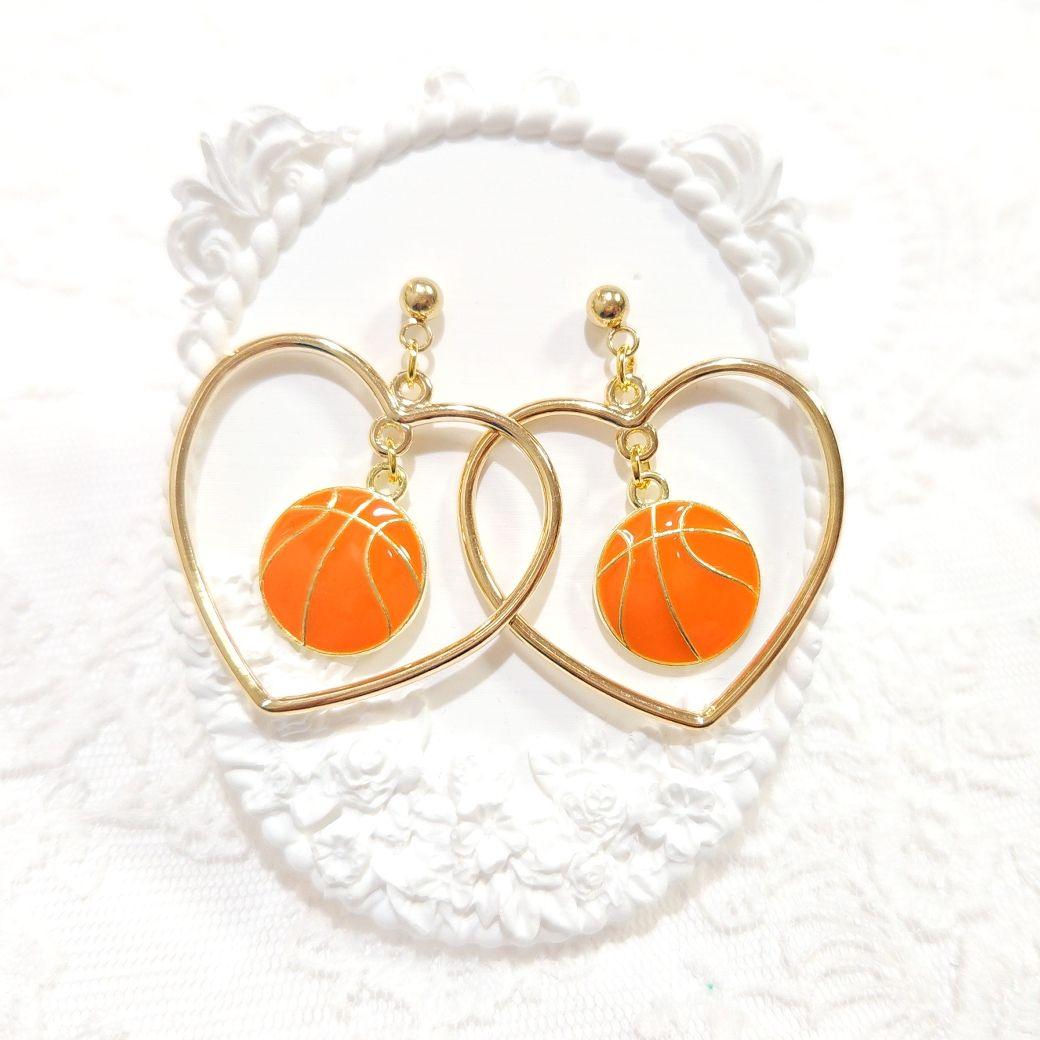 大人可愛い★バスケットボール in ゴールド ハート フープ ピアス♡