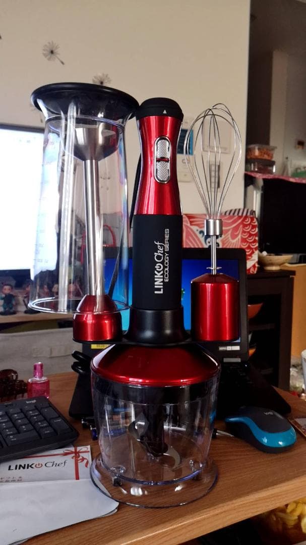 1台5役の赤色ハンドブレンダー