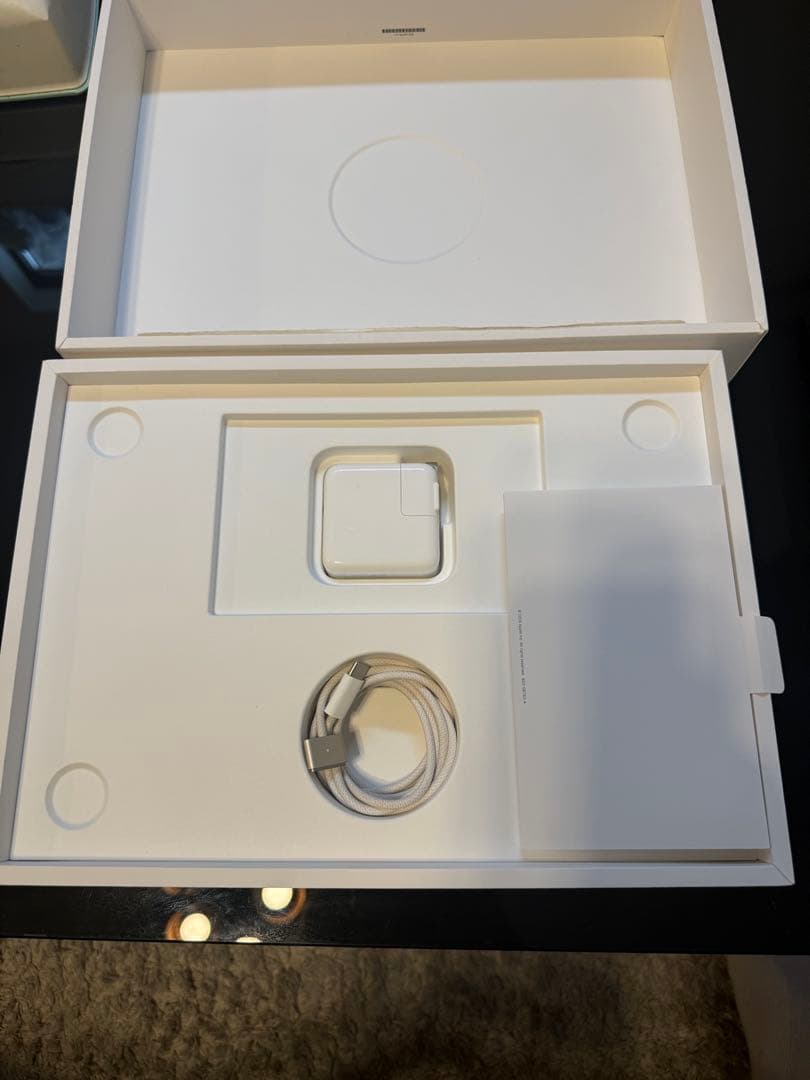 MacBook Air M3 13インチ8GB256GB