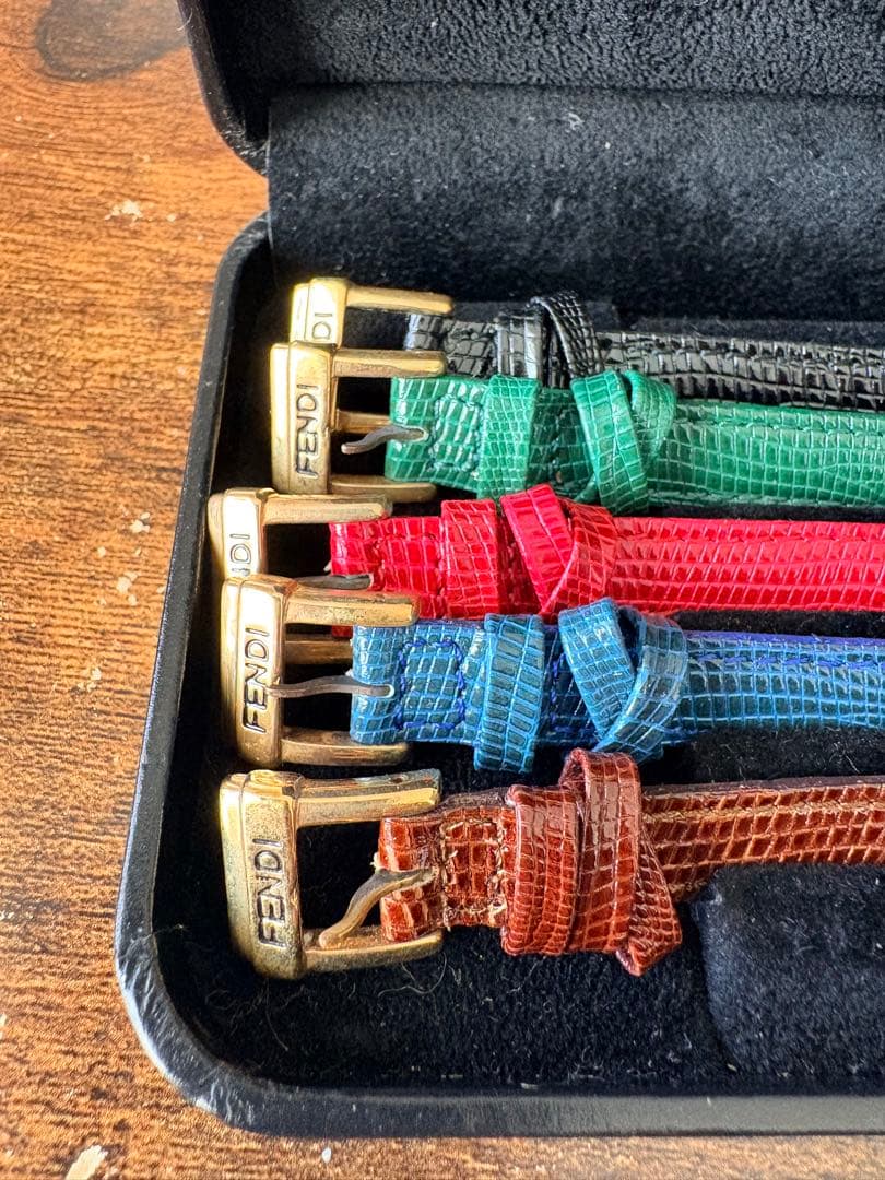 FENDI 腕時計(クォーツ) 交換用ベルト4本付き