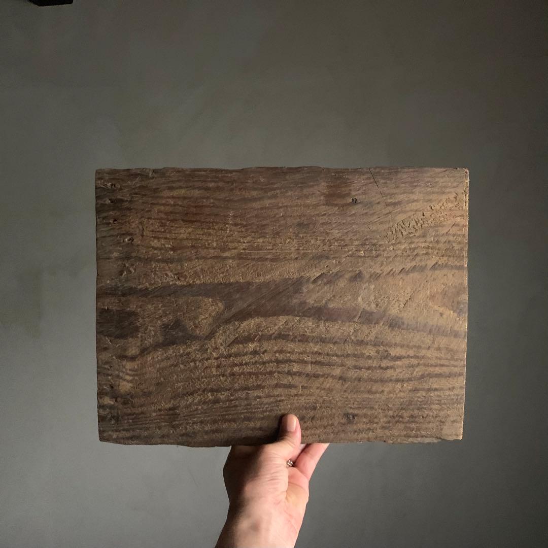 枯れ板 松の 古材 敷板 徳利と盃をのせて独酌の盆として 古道具 アンティーク