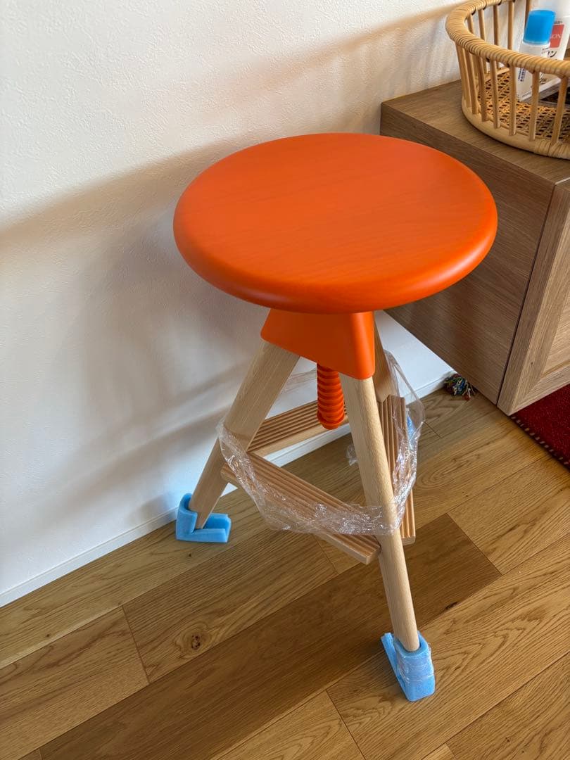MAGIS 回転スツールTom and Jerry 木製 　 イタリア製オレンジ