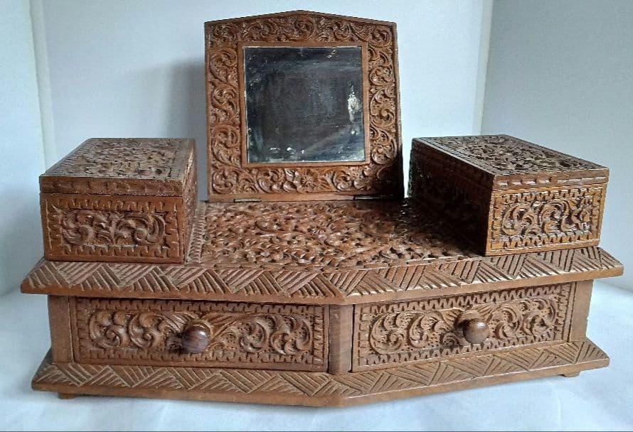 お値下げ　彫刻総仕上げ　小型鏡台　 ミニドレッサー　カガミ引き出し付き