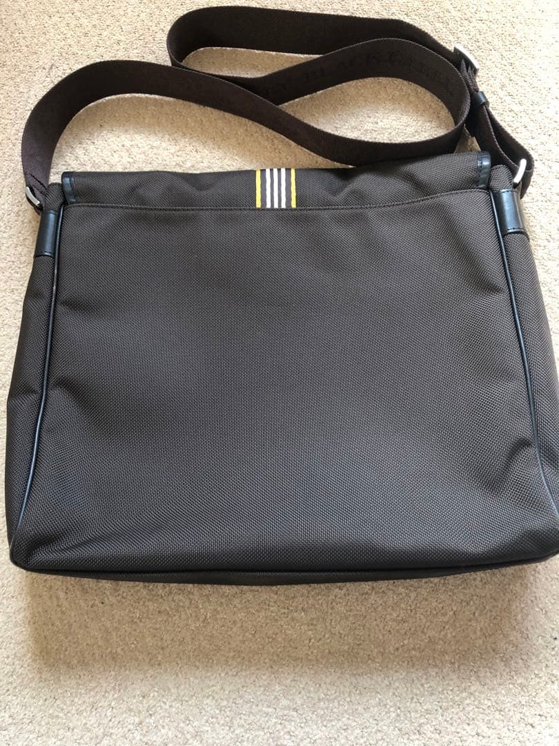 バーバリーブラックレーベル メッセンジャーバッグ ブラウン 斜め掛け