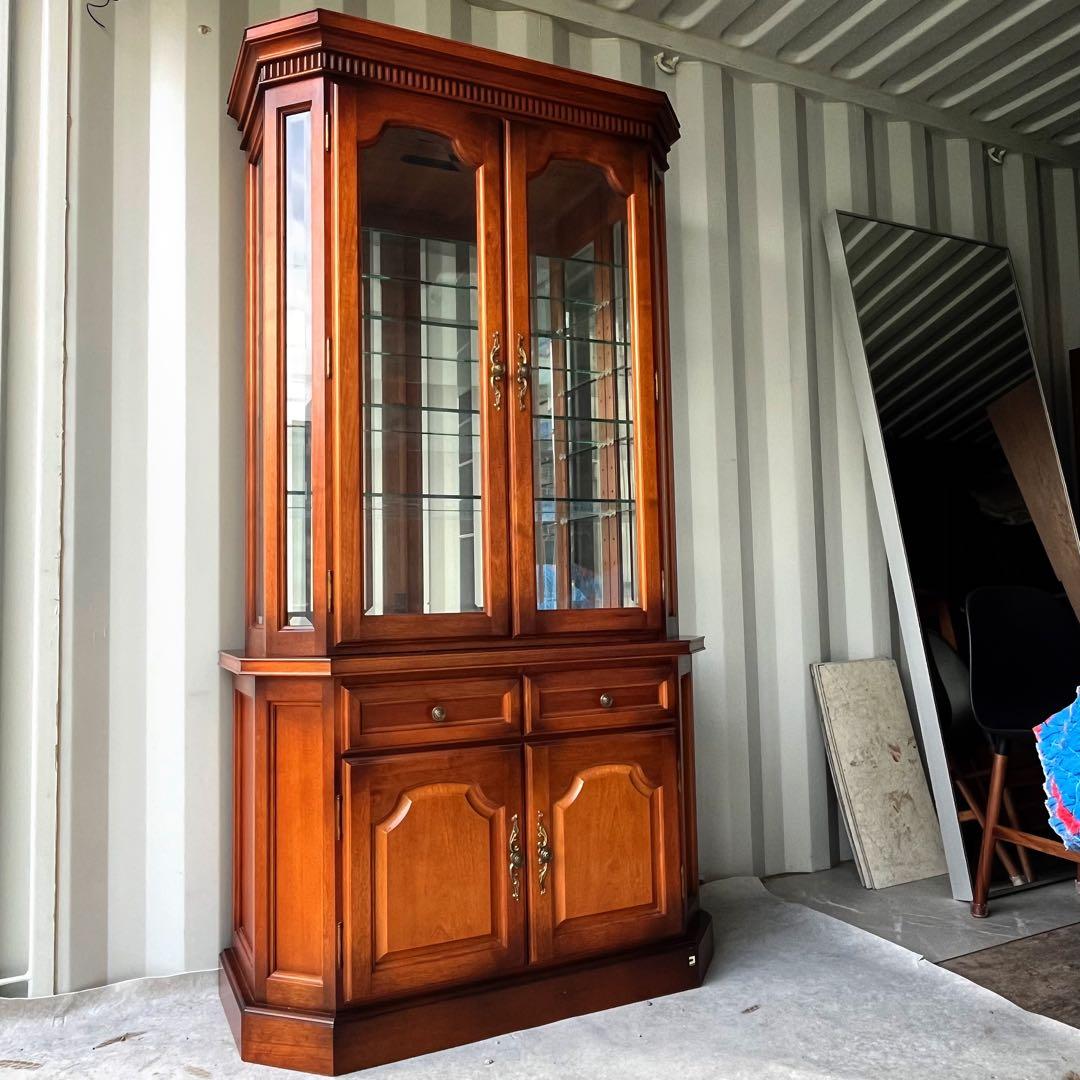 取付無料！コスガ家具 リージェントハウス アンティーク調飾り棚 キュリオケース✨