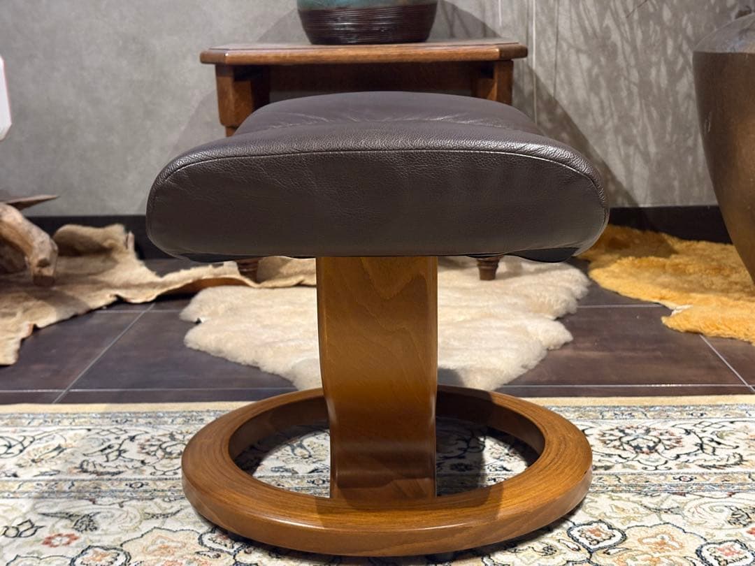 ②エコーネス パーソナルソファ オットマン ストレスレスチェア　IZZ