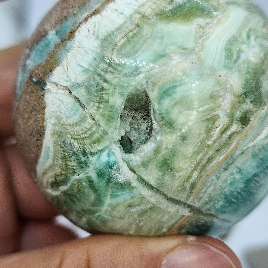 【天然石】ヘミモルファイト 地球儀台座付き 心の浄化と成長を促す癒しのエナジー