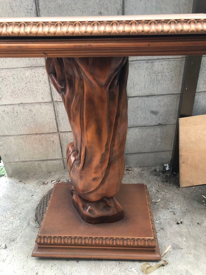 彫刻的女性像のテーブル　アンティーク　最終値下げ