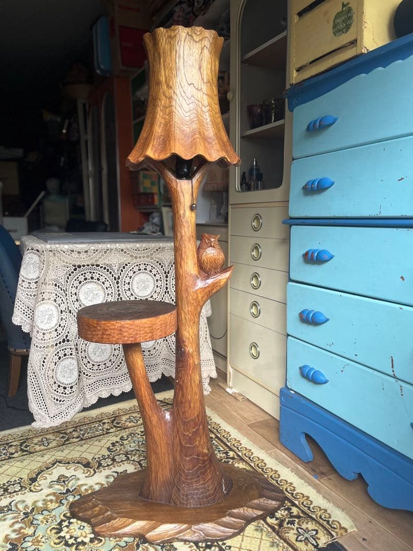 希少 フロアスタンドライト フクロウ 縁起物 木彫 インテリア 木製 風水 レア