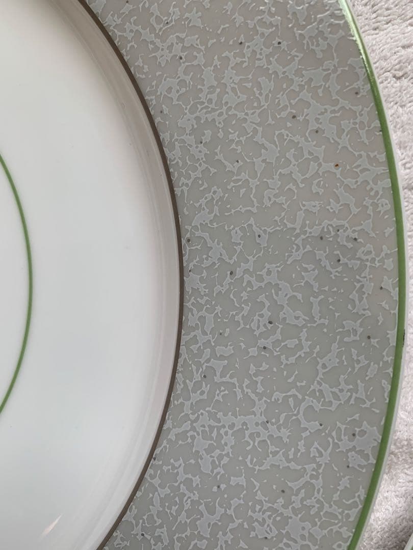 【未使用】クリスチャンディオール　スズランデザインの皿セット 4枚