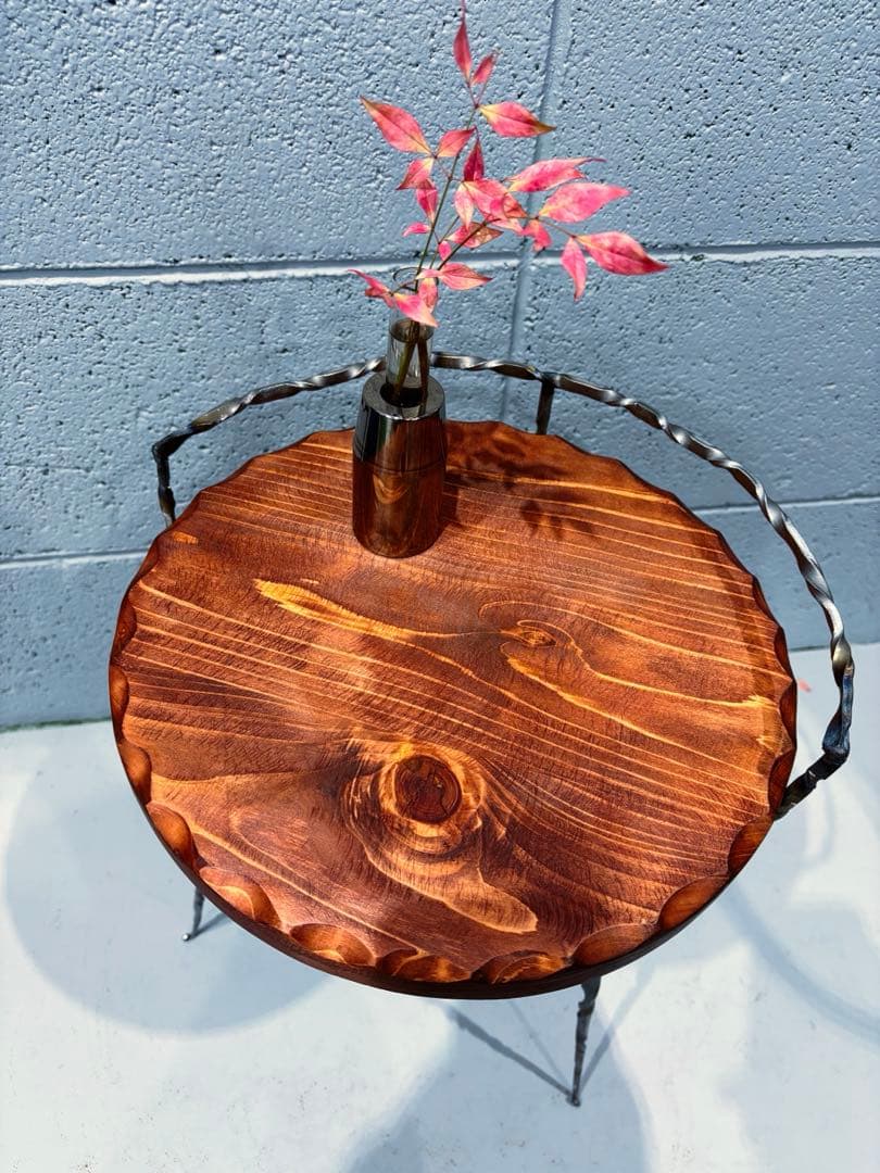 インダストリアルなサイドテーブル　コーヒーテーブル　観葉植物置き台ナイトテーブル