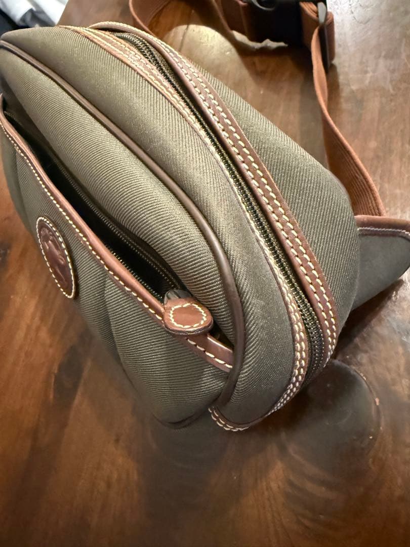 ハンティングワールド　オリーブグリーン ボディバッグ極美品　ユニセックス