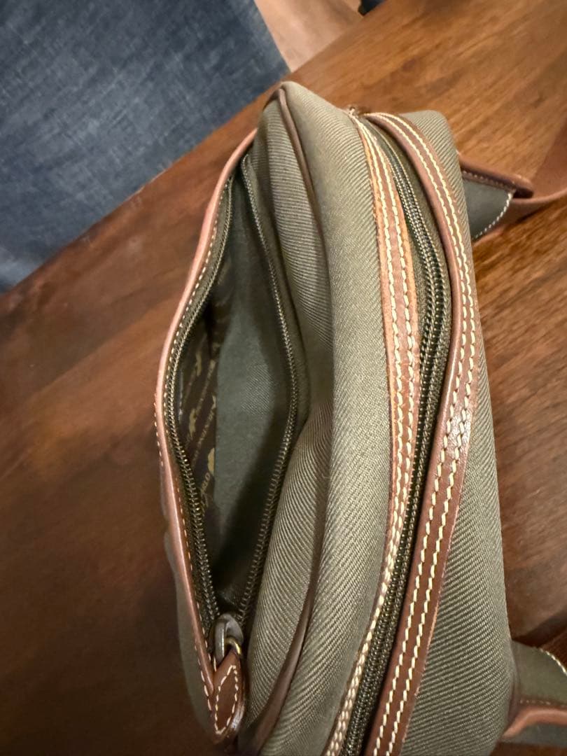 ハンティングワールド　オリーブグリーン ボディバッグ極美品　ユニセックス