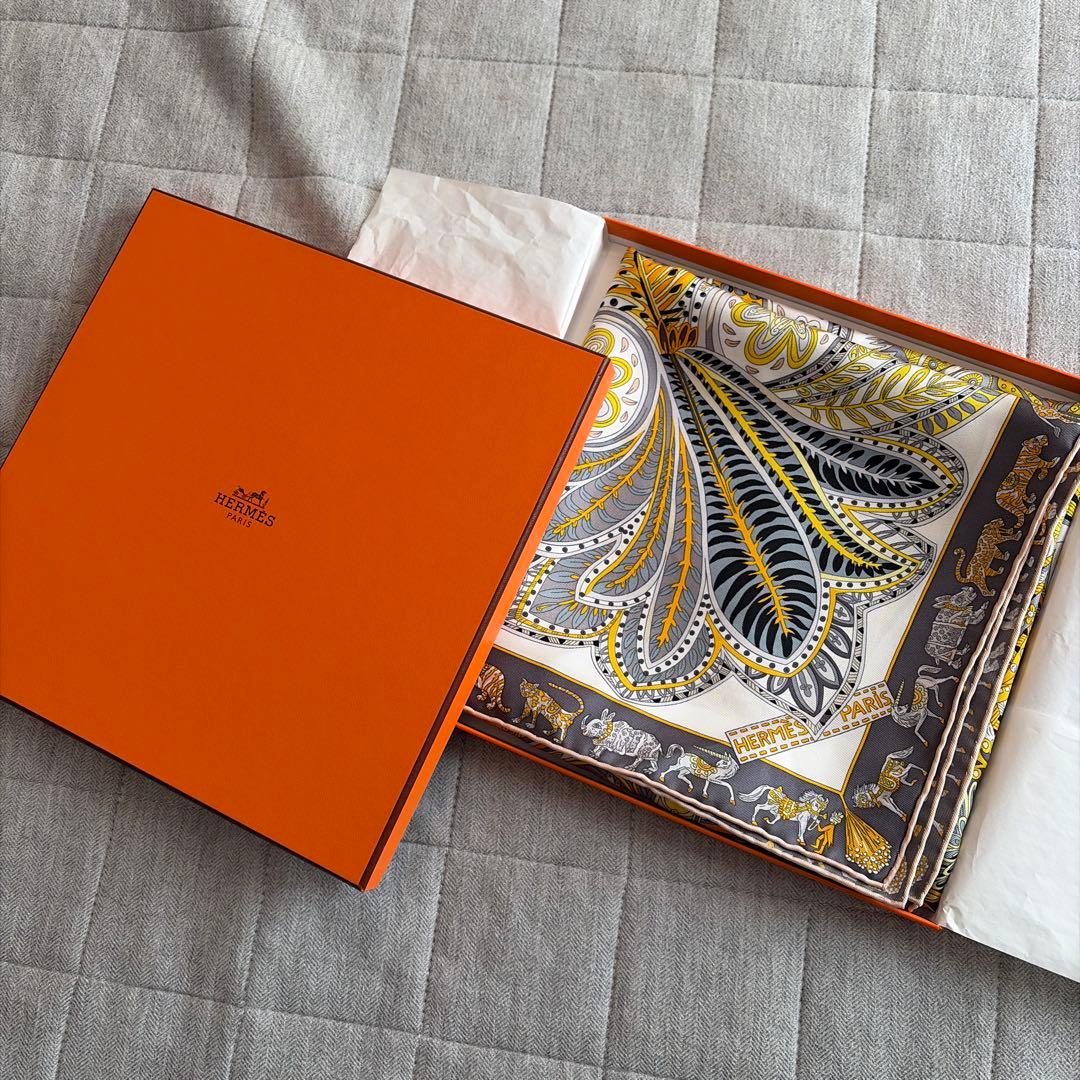 エルメス　スカーフ 90cm ほぼ未使用保管 「マハラニの庭」柄