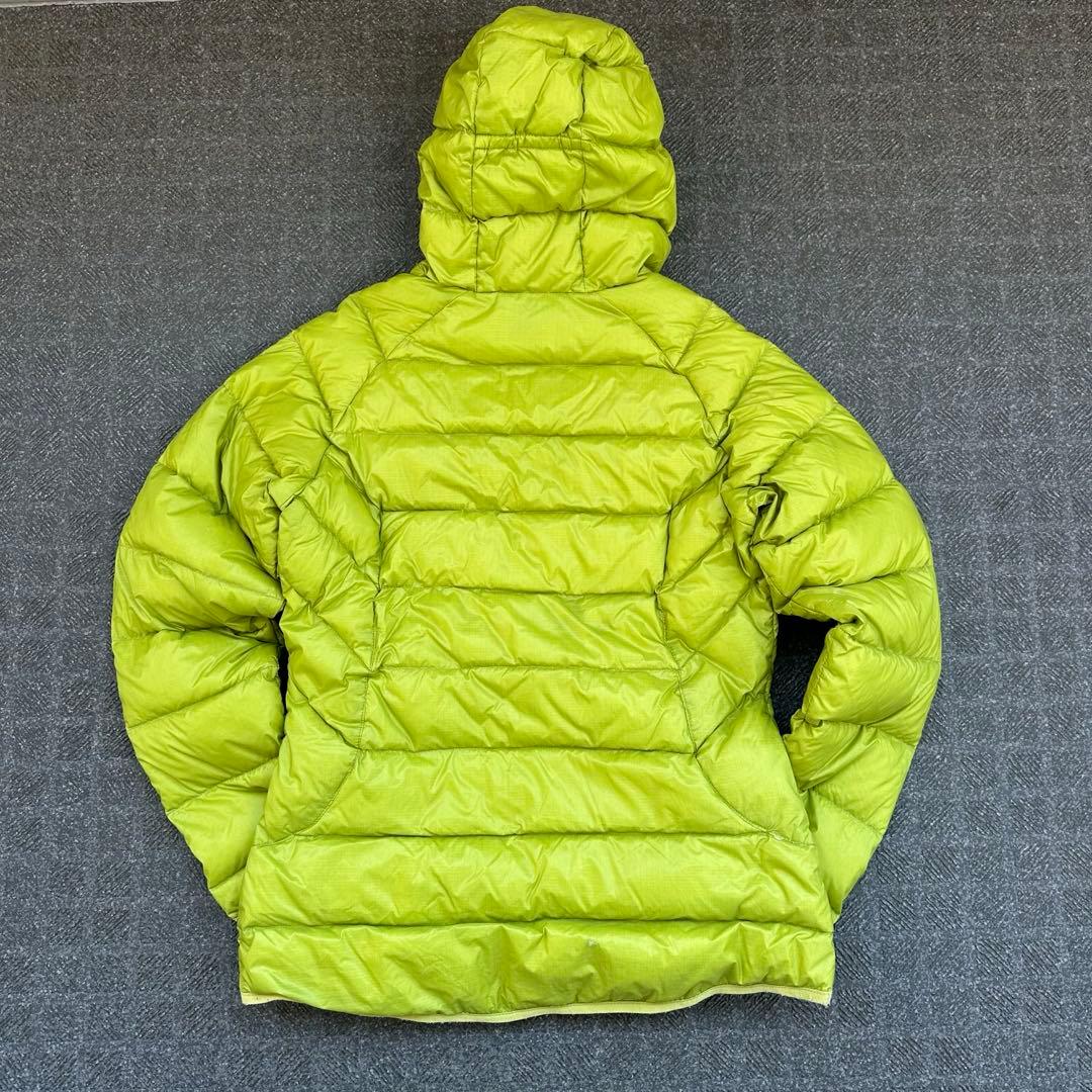 patagonia ダウンジャケット　ライムグリーン