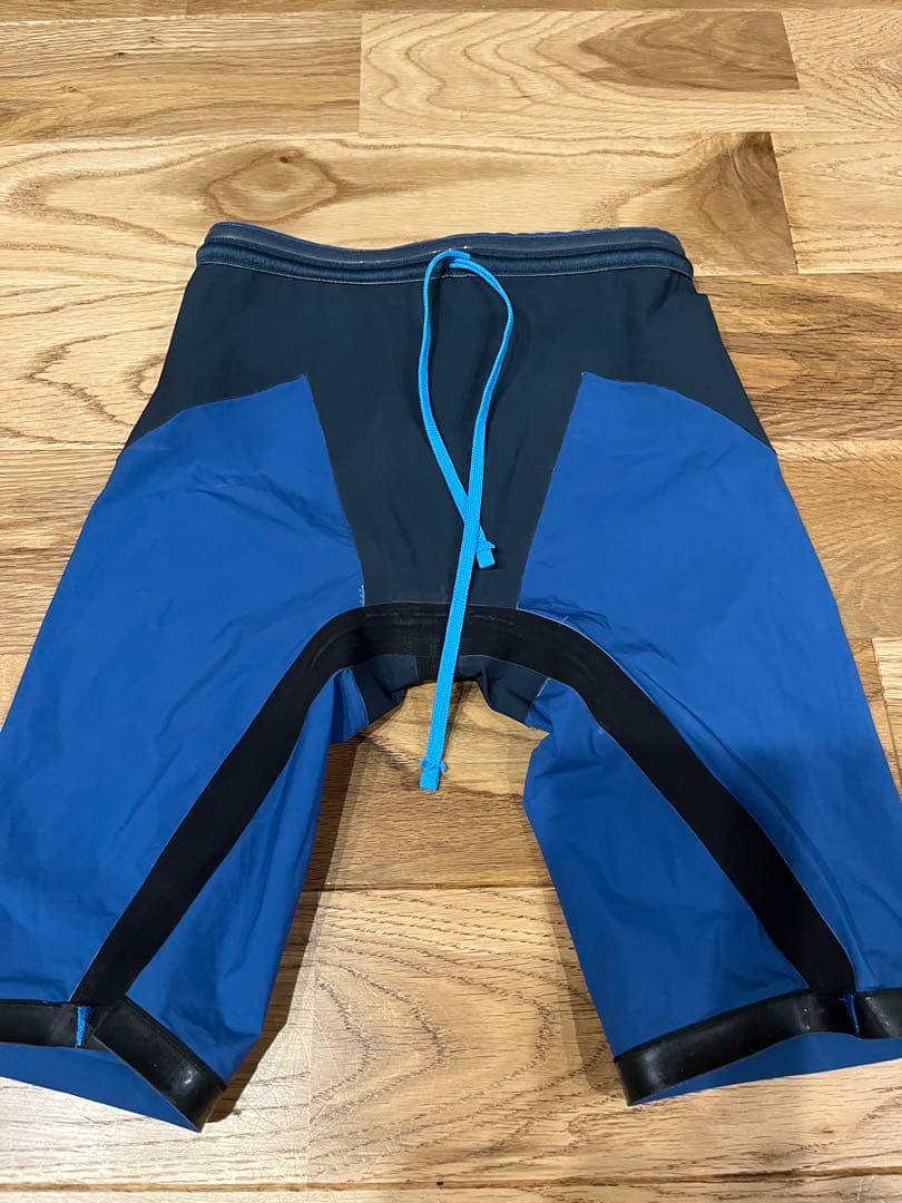 アリーナ高速水着アクアフォースストームSSSサイズ