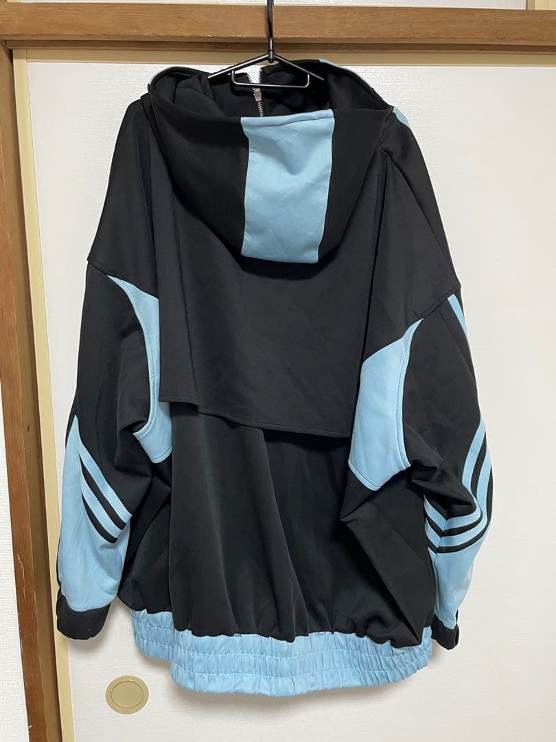 《最終値下げ明日まで‼️》レフレムボリュームネックライン切り替えジャージパーカー