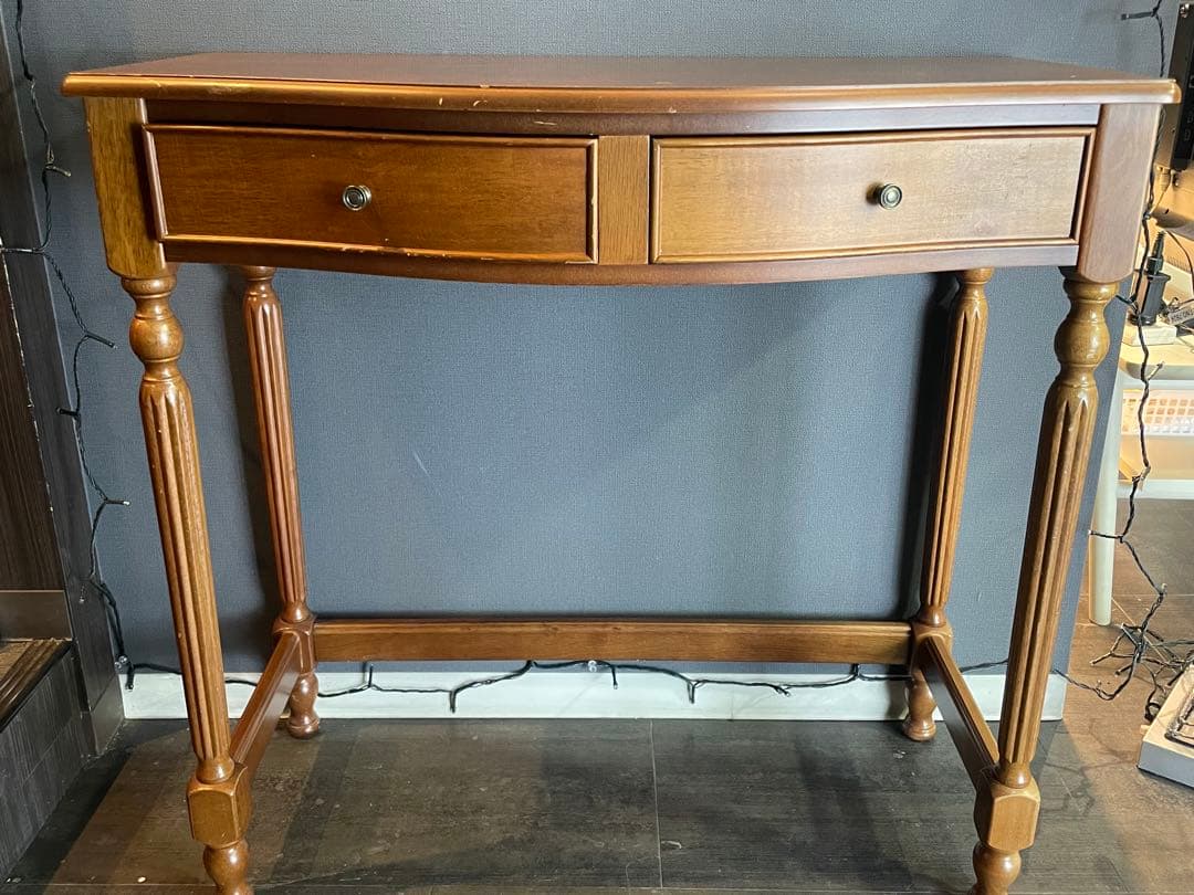 美しいデザインと上質な質感　アンティーク　コンソールテーブル