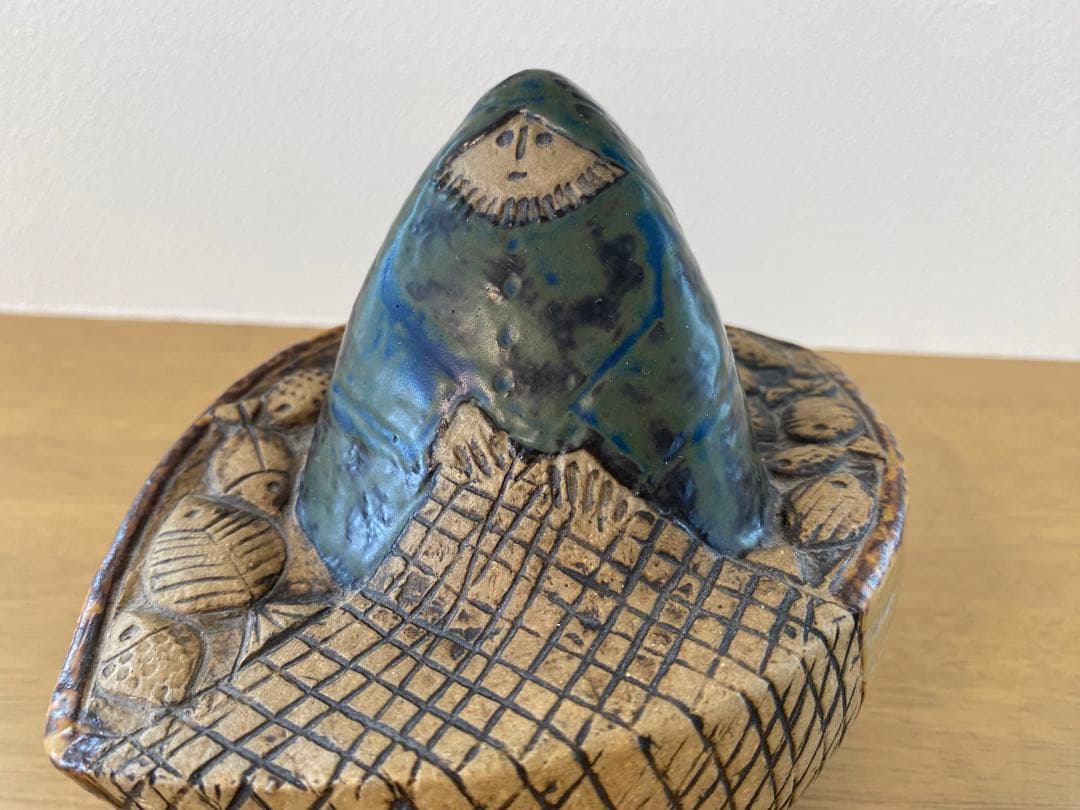 リサラーソン　漁師　Lisa Larson fisherman in boat