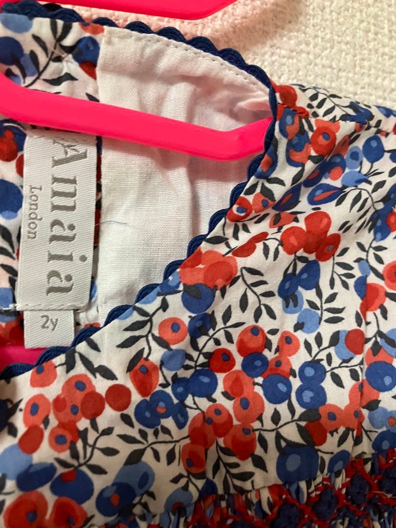 Amaia kids 花柄スモッキングドレス 2y