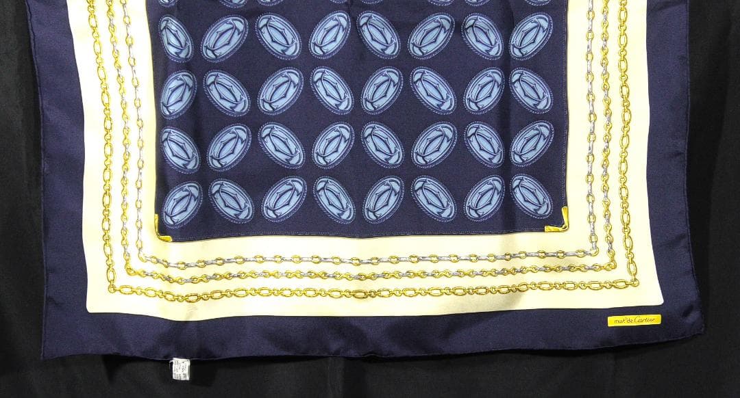 Cartier　カルティエ　大判シルクスカーフ　D480