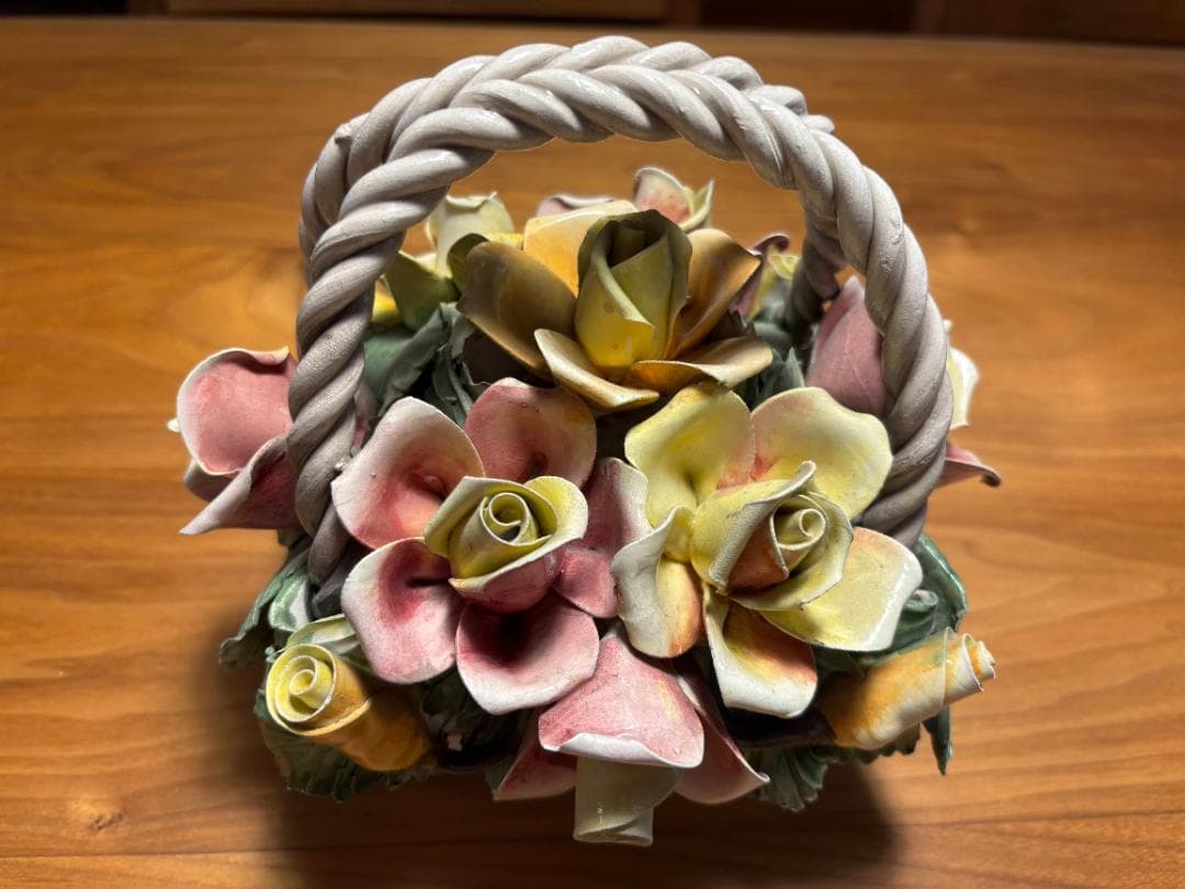 イタリア製　陶花　陶器の置物　バラ　バスケット　ハンドメイド