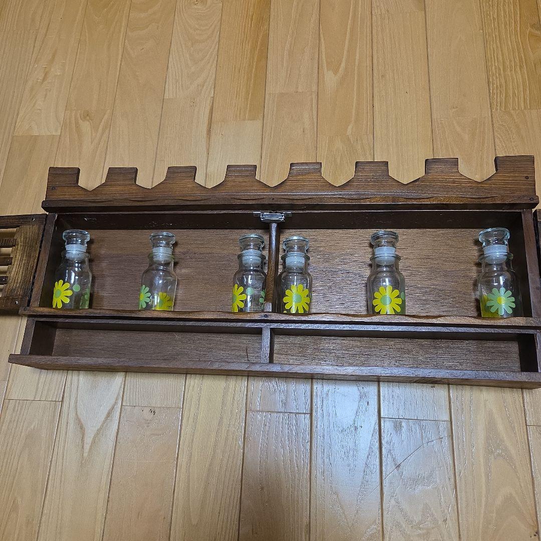 アンティークな木製スパイスラック　2引き出し付き　前面観音開き➕️オマケ付き！