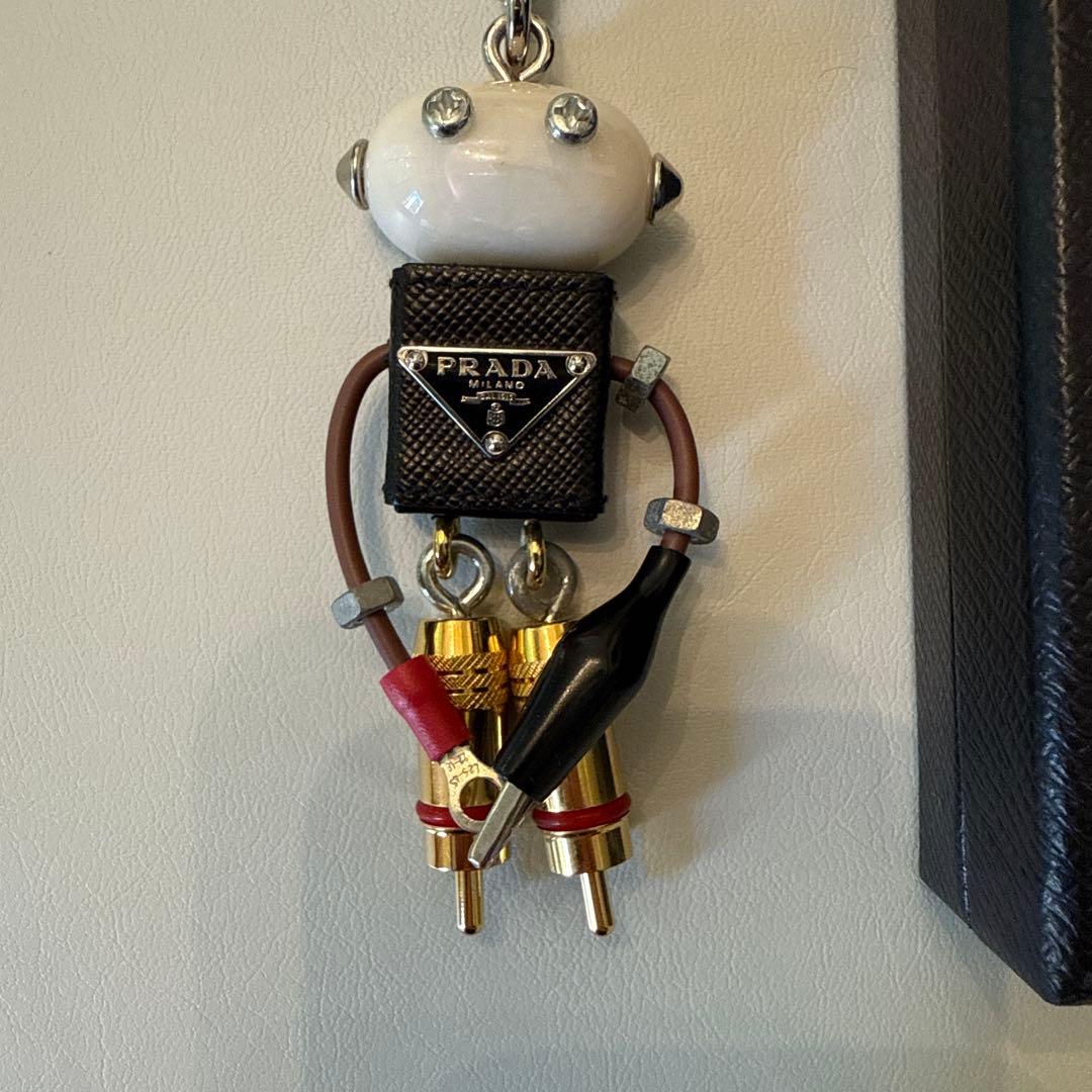 PRADA ロボット型キーホルダー エドワード
