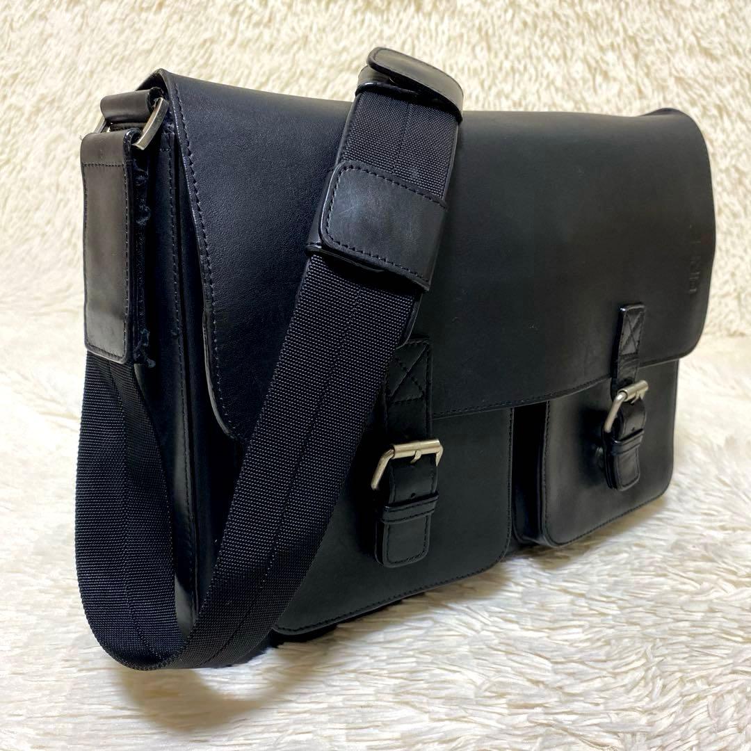 BREE ブラック　本革 メッセンジャーバッグ　肩掛け　斜め掛け　フラップ付き