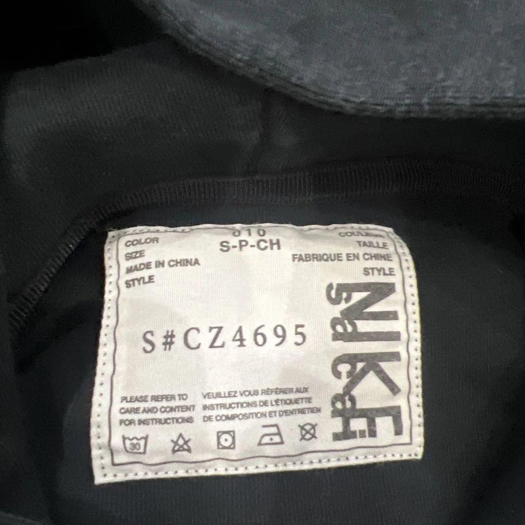NIKE ✖️sacai ブラック フード付きパーカー　紐なし
