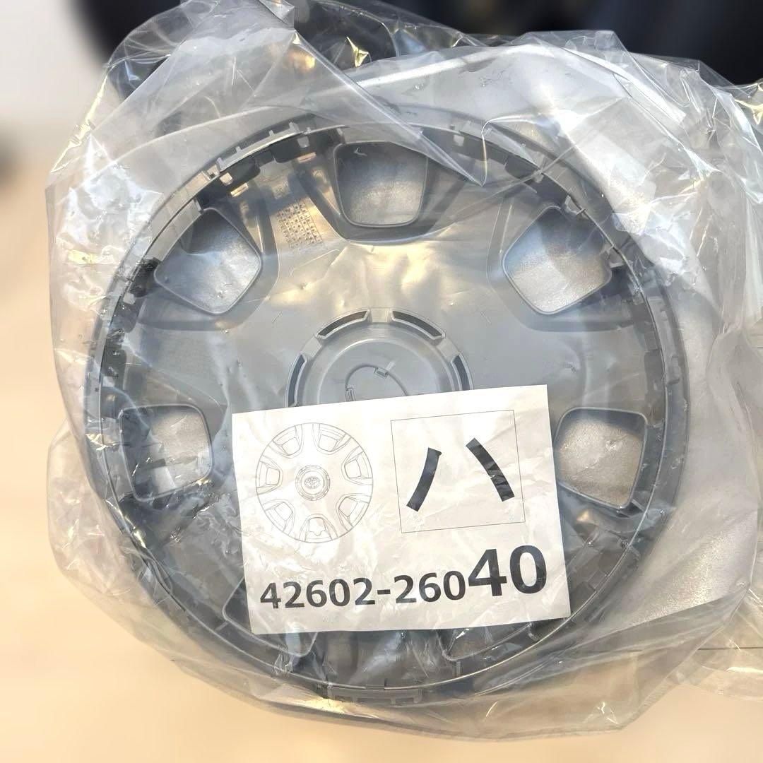 ハイエース　純正タイヤホイール、新品ホイールキャップ①〜④セット　新車外し